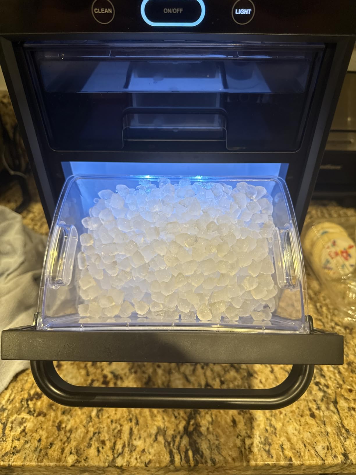 Silonn Crescent Ice Maker Countertop, Slow Melting & Crystal-Clear Ice, Self-Cleaning Ice Machine with Adjustable Ice Thickness & Timer Function, 16 Pcs in 15 Mins, 2000 Pcs per Day Customer Review Silonn Crescent Ice Maker Countertop, Slow Melting & Crystal-Clear Ice, Self-Cleaning Ice Machine with Adjustable Ice Thickness & Timer Function, 16 Pcs in 15 Mins, 2000 Pcs per Day - Customer Photo 2