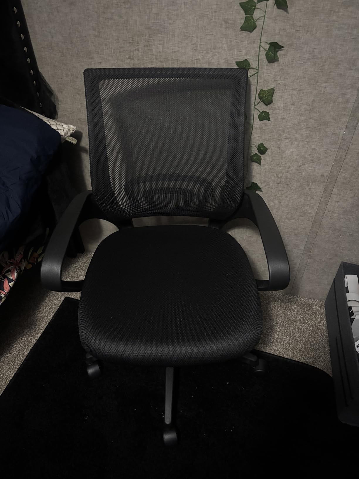 BestOffice Ergonomic Office Chair Mid-Back Swivel Desk Chair Breathable Backrest Lumbar Support Adjustable Height - Customer Photo 1