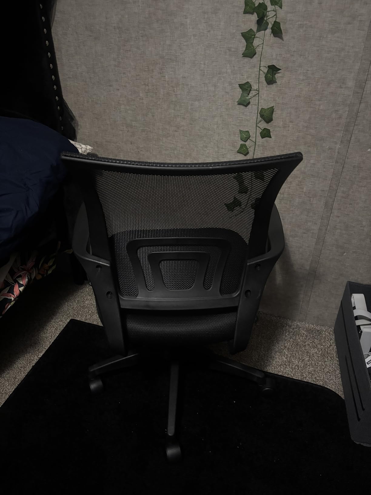 BestOffice Ergonomic Office Chair Mid-Back Swivel Desk Chair Breathable Backrest Lumbar Support Adjustable Height - Customer Photo 2