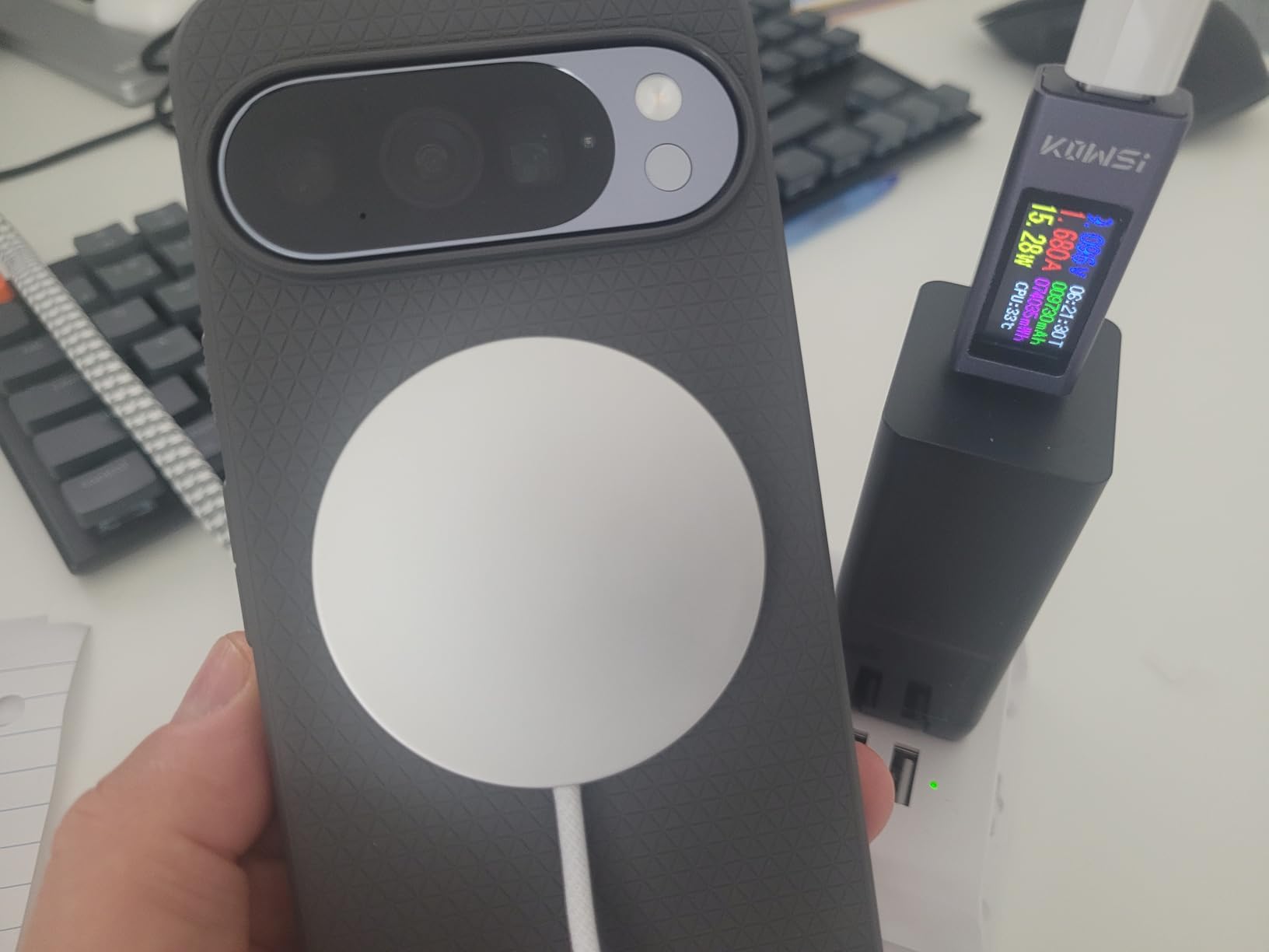 Apple MagSafe Charger (1 m): Wireless Charger with Fast-Charging Capability - Customer Photo 2