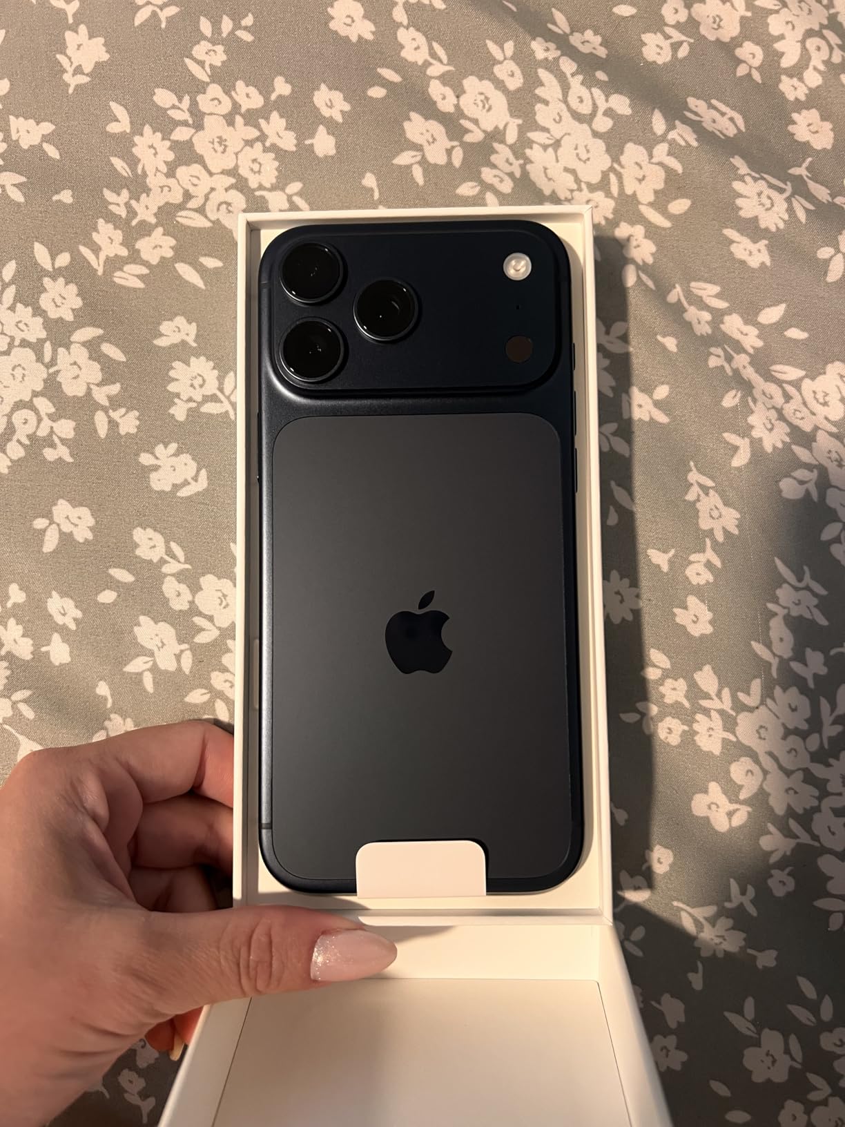 iPhone 17 Pro Max Deep Blue 256GB - Customer Photo 2