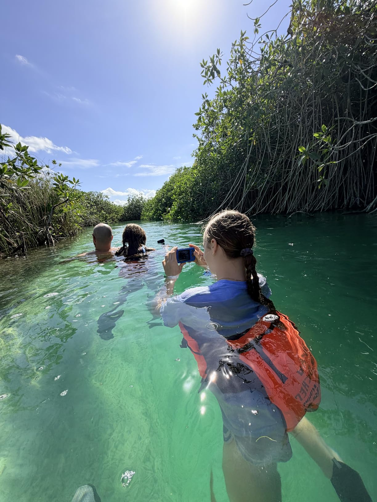 4K Underwater Camera 33FT Waterproof Camera for Snorkeling with 32GB Card Dual-Screen Compact Dustproof Floatable Autofocus UHD 64MP Point and Shoot Digital Camera 1500mAh Battery - Customer Photo 1