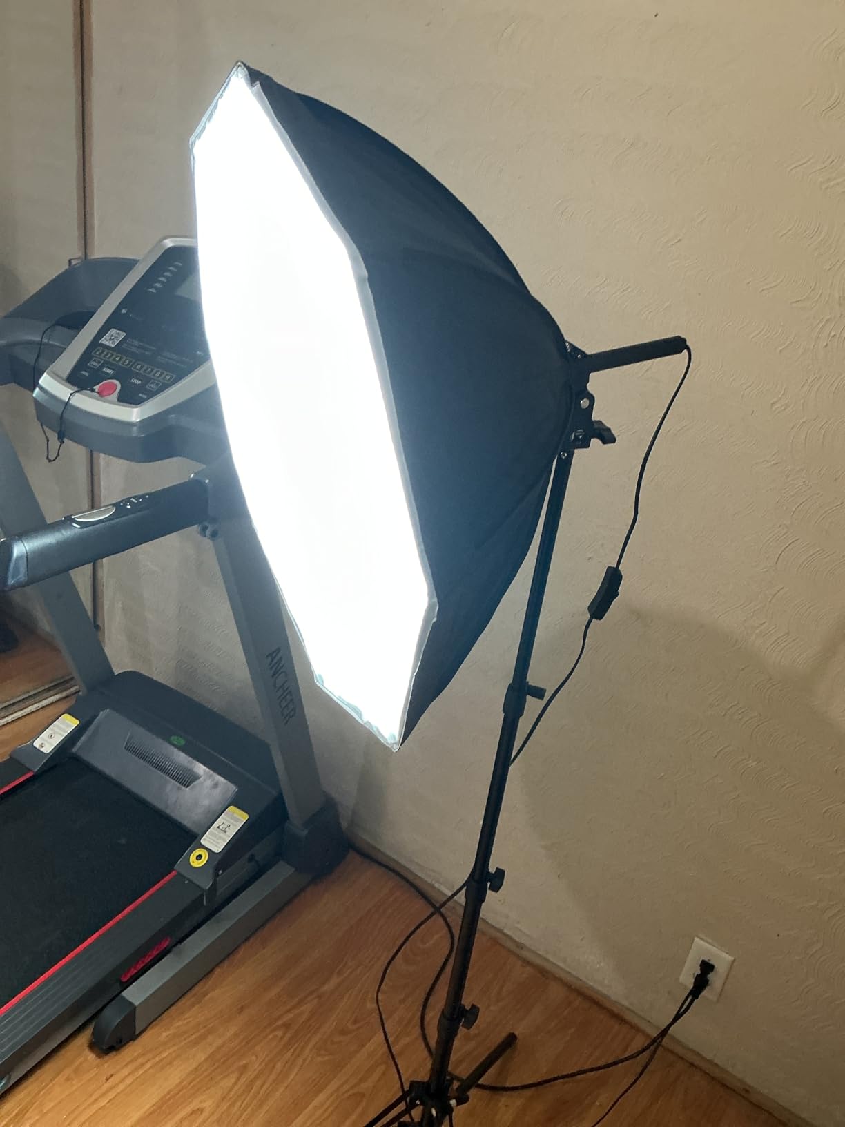 PIOENIMAGE Softbox Lighting Kit, Softbox Photography Lighting Set with 21.6in x 21.6in Octagonal Softbox, Light Tripod, 85W 2700K-6500K LED Bulb, Remote, Studio Lights for Photography, Video Recording Customer Review PIOENIMAGE Softbox Lighting Kit, Softbox Photography Lighting Set with 21.6in x 21.6in Octagonal Softbox, Light Tripod, 85W 2700K-6500K LED Bulb, Remote, Studio Lights for Photography, Video Recording - Customer Photo 1