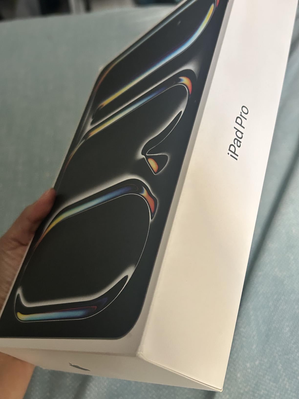 Apple iPad Pro 11-inch (M5): Ultra Retina XDR Display, 256GB, Landscape 12MP Front Camera/12MP Back Camera, LiDAR Scanner, Wi-Fi 7 with Apple N1, Face ID, All-Day Battery Life — Silver - Customer Photo 2