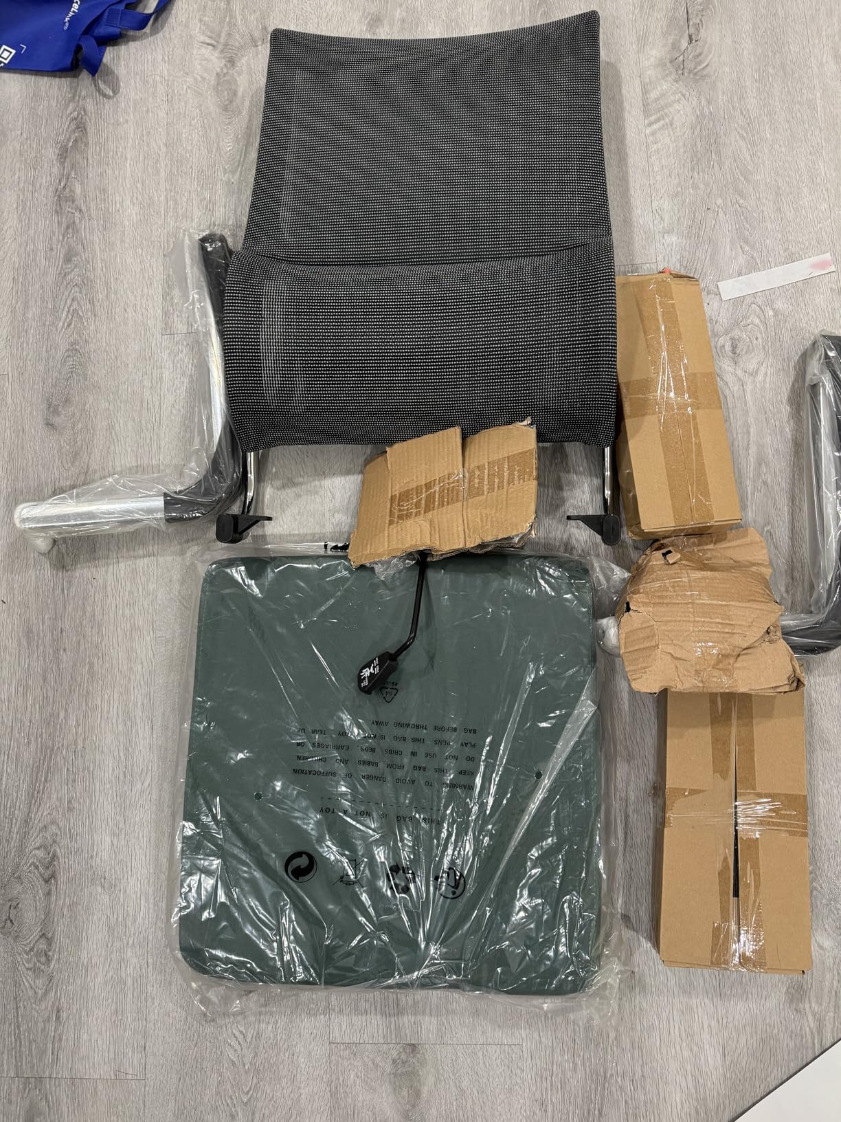 Dowinx Gaming Video Gaming Chair with Shiatsu Neck Massage and Lumbar Support for Home Office High Back Recliner Height Adjustable Ergonomic Comfy Leather Computer Desk Chair (Black) - Customer Photo 2