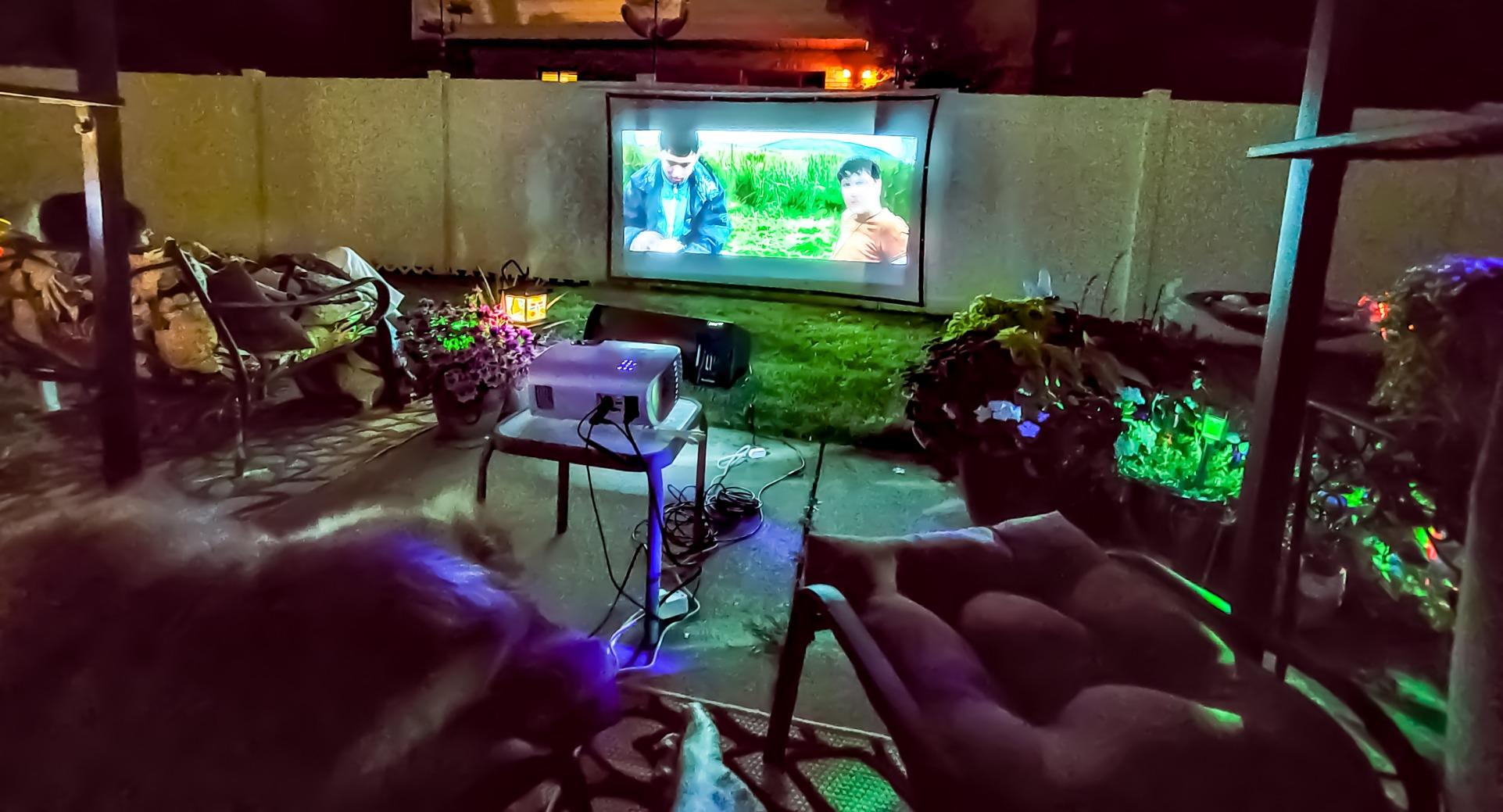 [Google TV/Voice Control]GooDee 4K UHD Smart Projector with WiFi and Bluetooth, Portable Movie Projector Applicable to Prime Video,YouTube Built-in, Dolby Sound Home Theater for Indoor/Outdoor - Customer Photo 1