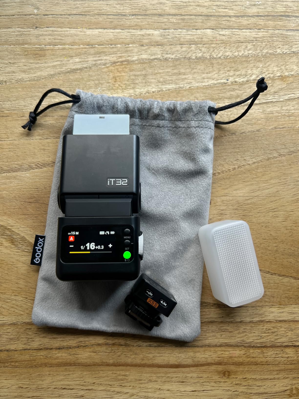 Godox IT32 TTL Camera Flash with X5C Flash Trigger for Canon Cameras,Magnetic Hotshoe&Trigger 2-in-1,Colorful Touch Screen,Rotatable Flash Head,X System TTL&HSS,LED Modeling Light,Creative Accessories Customer Review Godox IT32 TTL Camera Flash with X5C Flash Trigger for Canon Cameras,Magnetic Hotshoe&Trigger 2-in-1,Colorful Touch Screen,Rotatable Flash Head,X System TTL&HSS,LED Modeling Light,Creative Accessories - Customer Photo 2