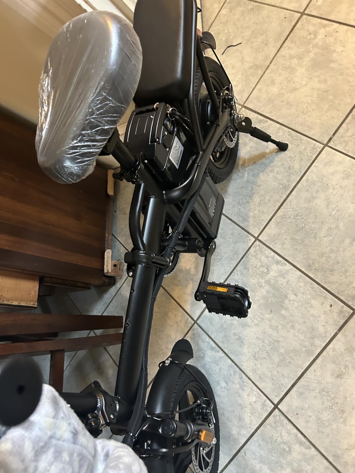 Electric Bike for Adults and Teens, 560W Motor 24MPH Compact Commuter Folding Ebike, 32 Miles Range, 48V 10Ah Battery, 3-Level Pedal Assist, 14