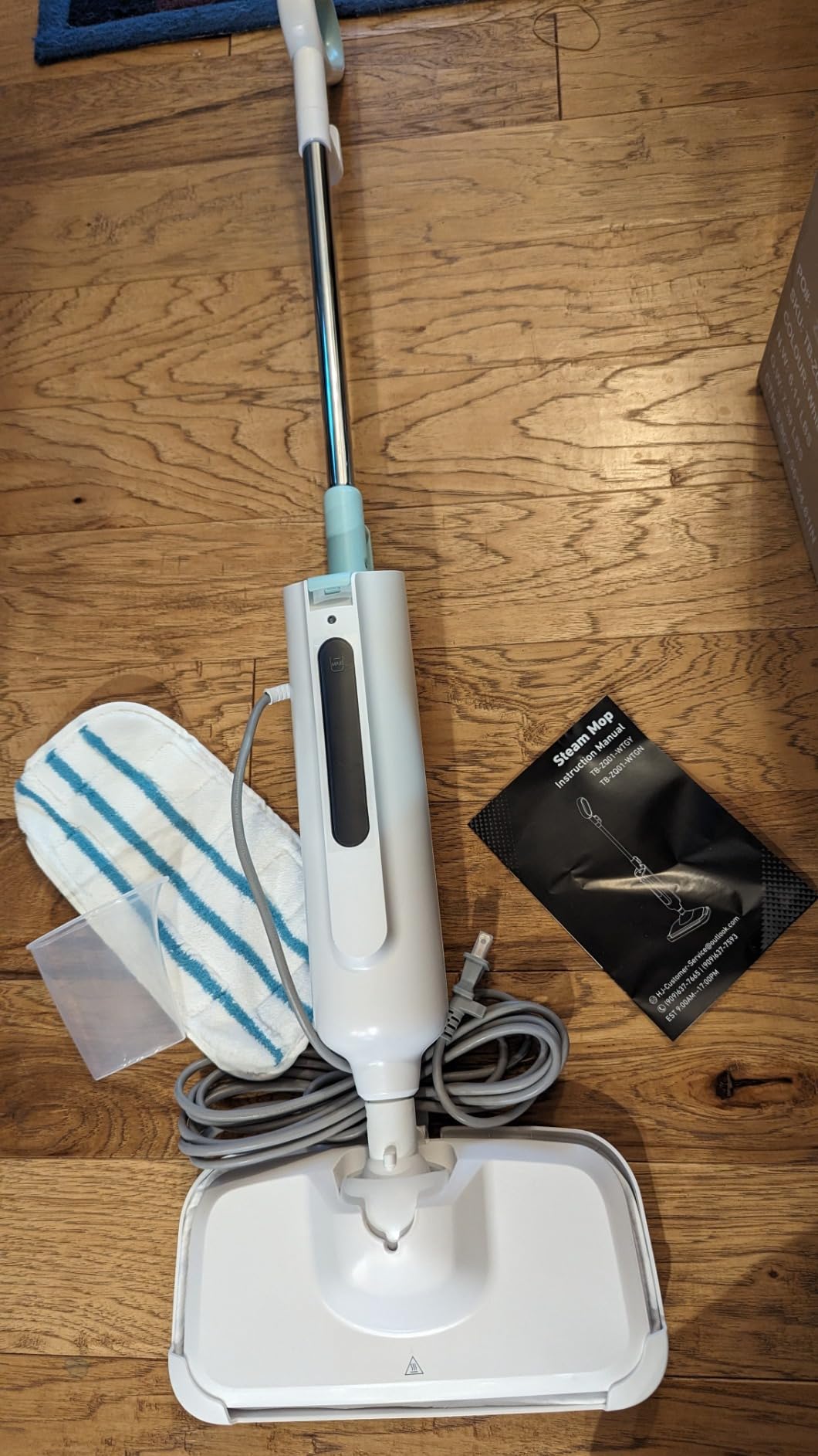 Sweetcrispy Steam Mop for Floor Cleaning,Lightweight Floor Steamer Cleaner for Hardwood/Tile/Laminate Floors Carpet, 2 Washable Pad, White and Green - Customer Photo 2
