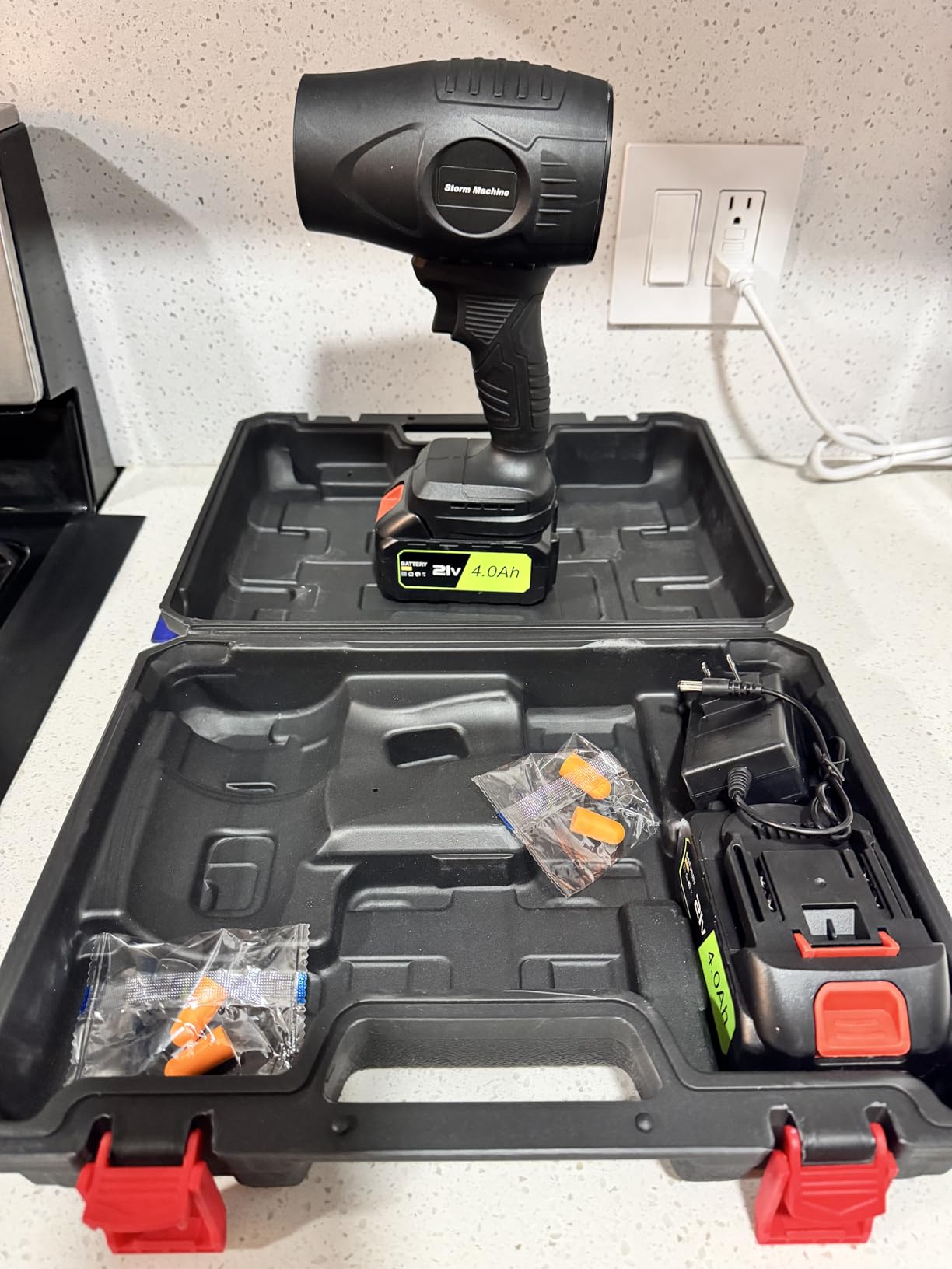 Cordless Leaf Blower, 980,000 RPM Handheld Leaf Blower with 2 X 4.0Ah Batteries & Charger, Lightweight Leaf Blowers for Patio Cleaning, Lawn Care, Leaves, Dust - Light Green - Customer Photo 2