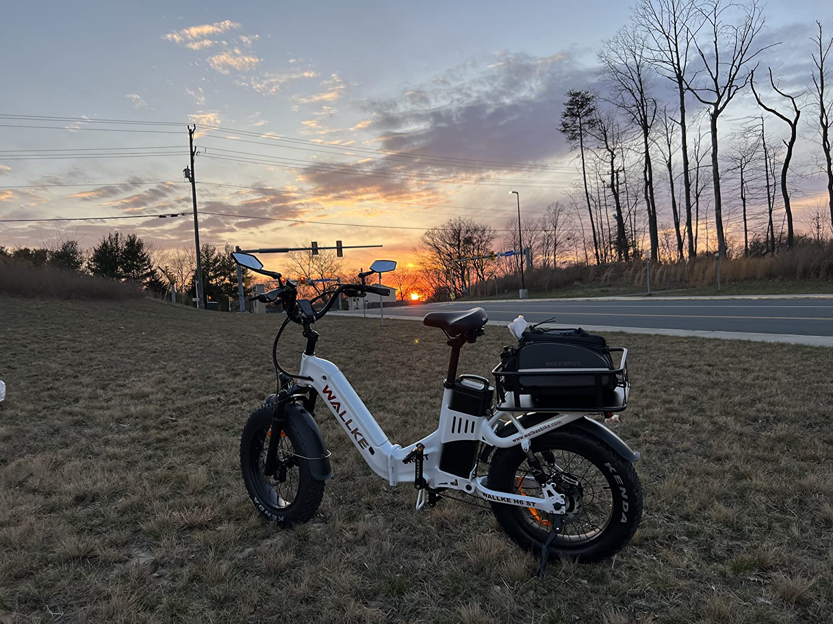 Wallke H7 Ultra 4000W Electric Bike & Portable Power Station, 40MPH Fast Ebike for Adults, 48V 55Ah 2-in-1 E-Bike Battery +Solar Generator, Torque Sensor, 20x4 Puncture-Proof Fat Tire All Terrain, UL - Customer Photo 1
