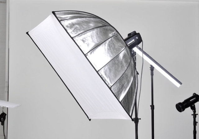 Best Beauty Dishes [cy]: 12 Models Tested for Portrait Photography - ofzenandcomputing