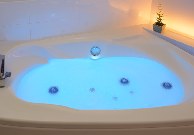 Best Jetted Bathtubs for Hydrotherapy [cy]: 10 Models Tested - ofzenandcomputing