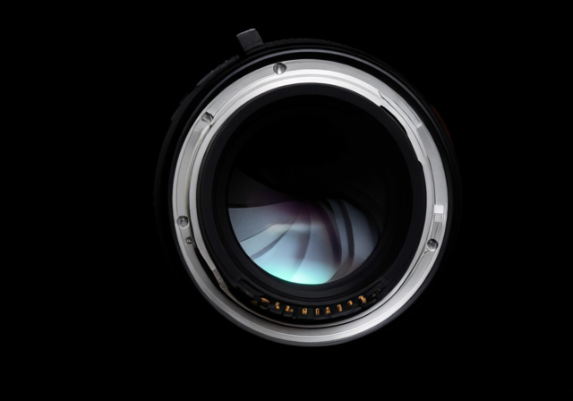 Best Lenses for Low Light Photography - ofzenandcomputing