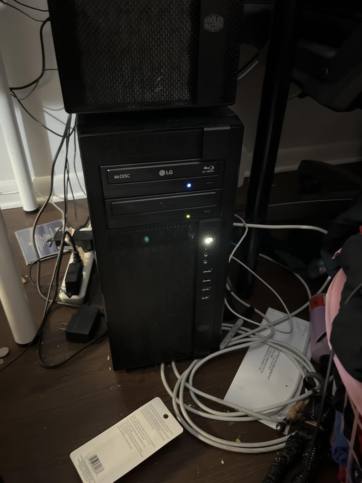 Cooler Master N400 - Mid Tower Computer Case with Fully Meshed Front Panel customer photo 1