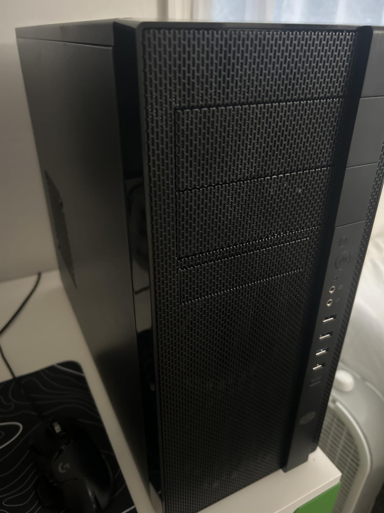 Cooler Master N400 - Mid Tower Computer Case with Fully Meshed Front Panel customer photo 2