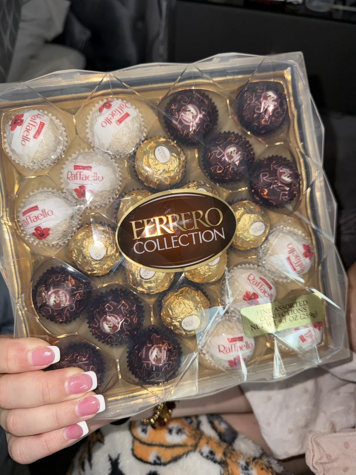 Ferrero Collection Gourmet Gift Box, 24 Assorted Confections with Hazelnut, Dark Chocolate and Coconut - Customer Photo 1