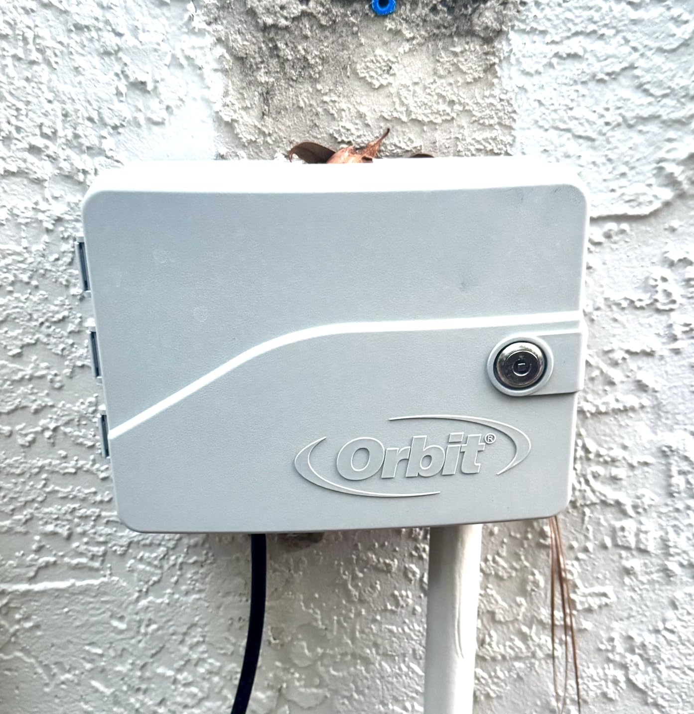 Orbit 57946 B-hyve 6-Zone Smart Indoor/Outdoor Sprinkler Controller customer photo 2