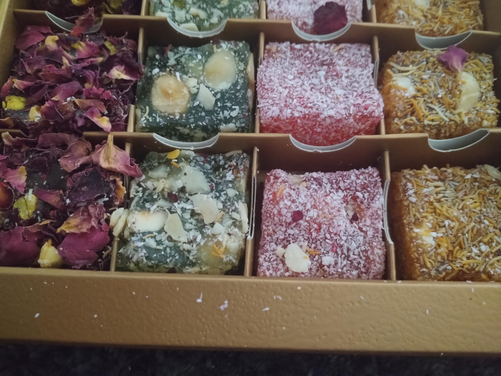 Cerez Pazari Turkish Delight Pistachio with Fantastic Rose & Pomegranate Flavour Experience in Luxury Gift Box 8.8 oz | Assorted Gourmet Soft Candy, Sweet Vegan Traditional Lokum (Loukoumi) (9-11 Pcs) - Customer Photo 1