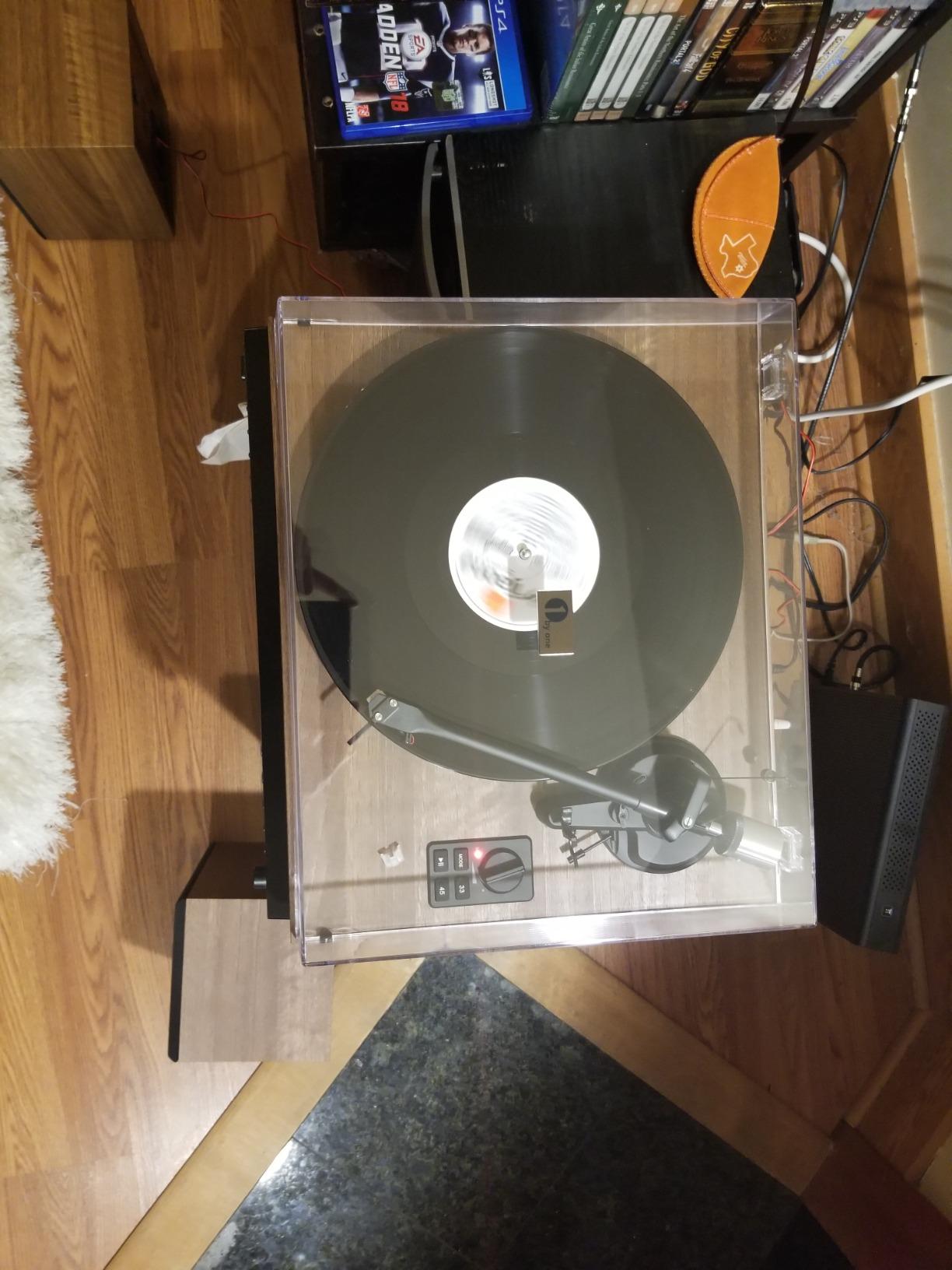 1 BY ONE Bluetooth Turntable HiFi System with 36 Watt Bookshelf Speakers, Patend Designed Vinyl Record Player with Magnetic Cartridge, Wireless Playback and Auto Off customer photo 1