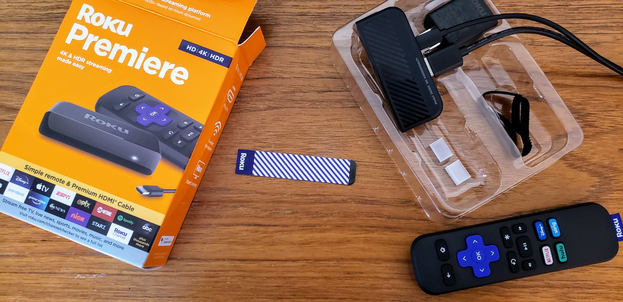 Premiere | HD/4K/HDR Streaming Media Player, Simple Remote and Premium HDMI Cable, Black customer photo 1