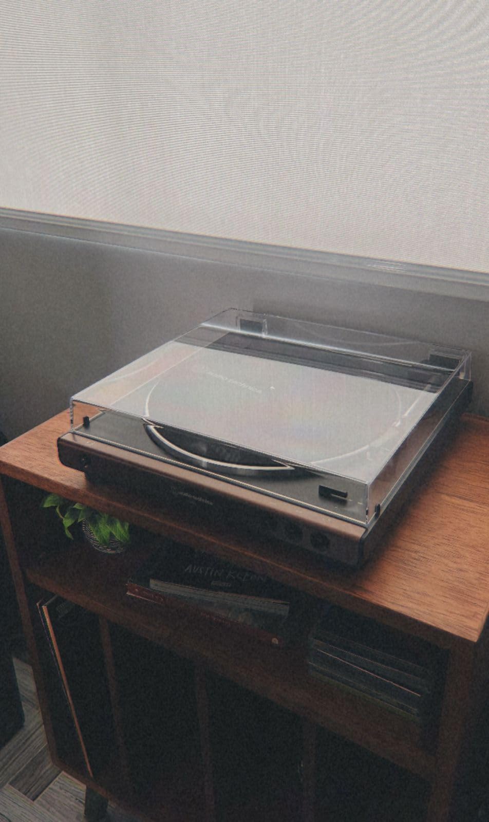 Audio-Technica AT-LP60X-GM Fully Automatic Belt-Drive Stereo Turntable, Gunmetal/Black, Hi-Fidelity, Plays 33-1/3 and 45 RPM Vinyl Records, Dust Cover, Anti-Resonance, Die-Cast Aluminum Platter customer photo 1