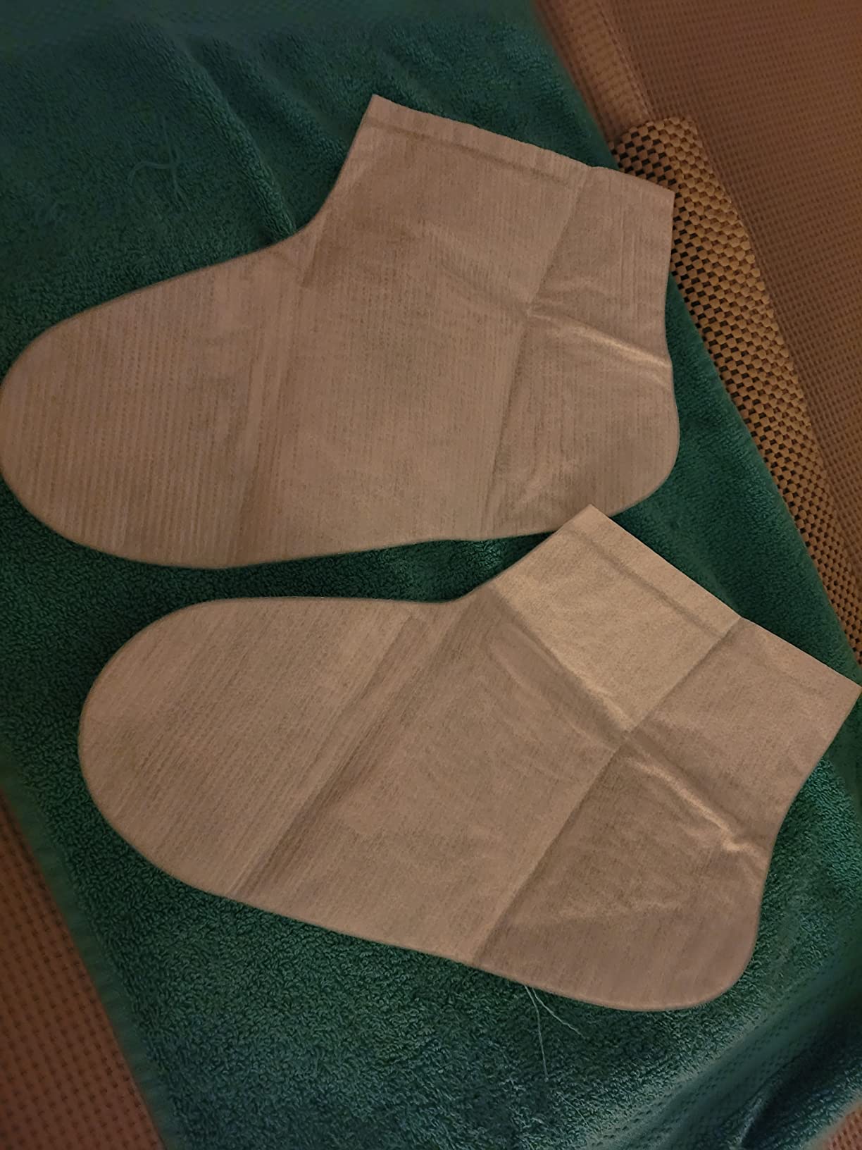 SpaLife 10 Piece Korean Face Mask & Moisturizing Hand Gloves Set | Foot Mask Socks for Dry Cracked Hands & Feet | Korean Skincare Cuticle Repair Mask Women | Self Care Gifts for Women | 10 Pack - Customer Photo 2