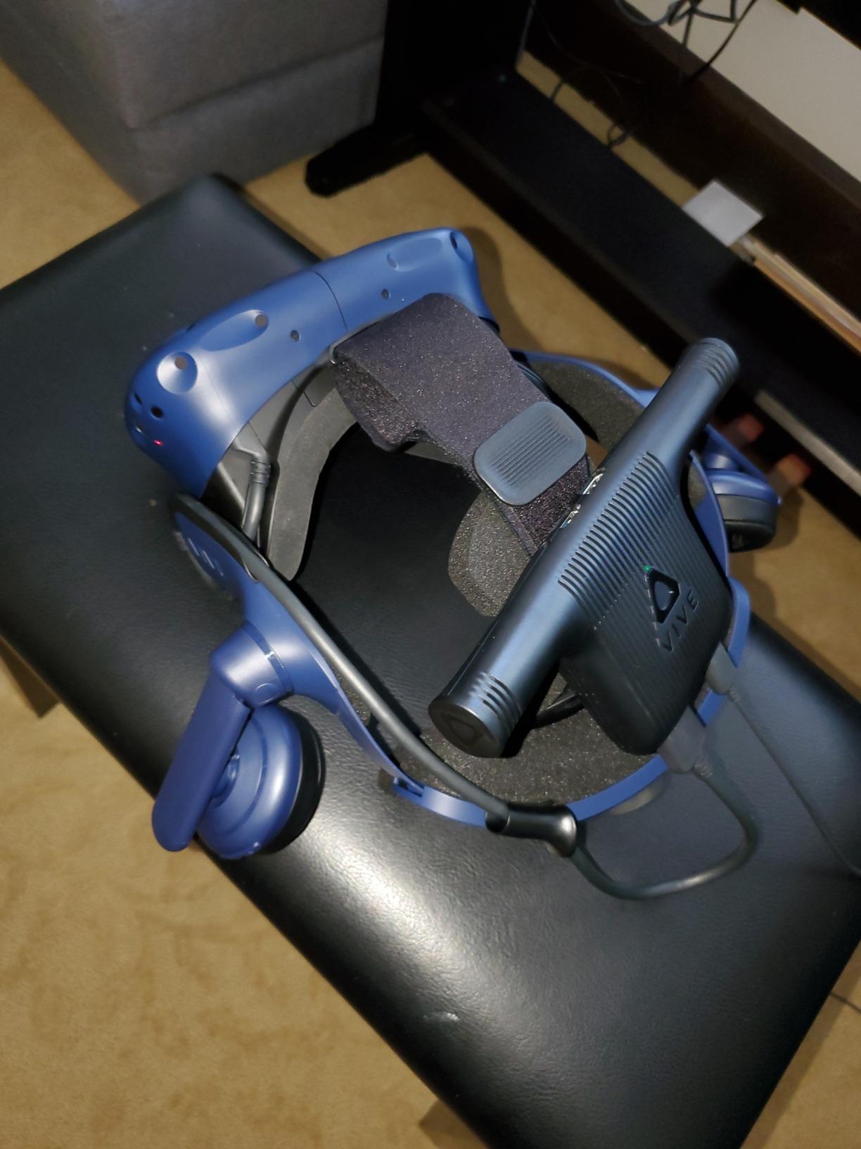 HTC Vive Pro Eye Virtual Reality System customer photo 2