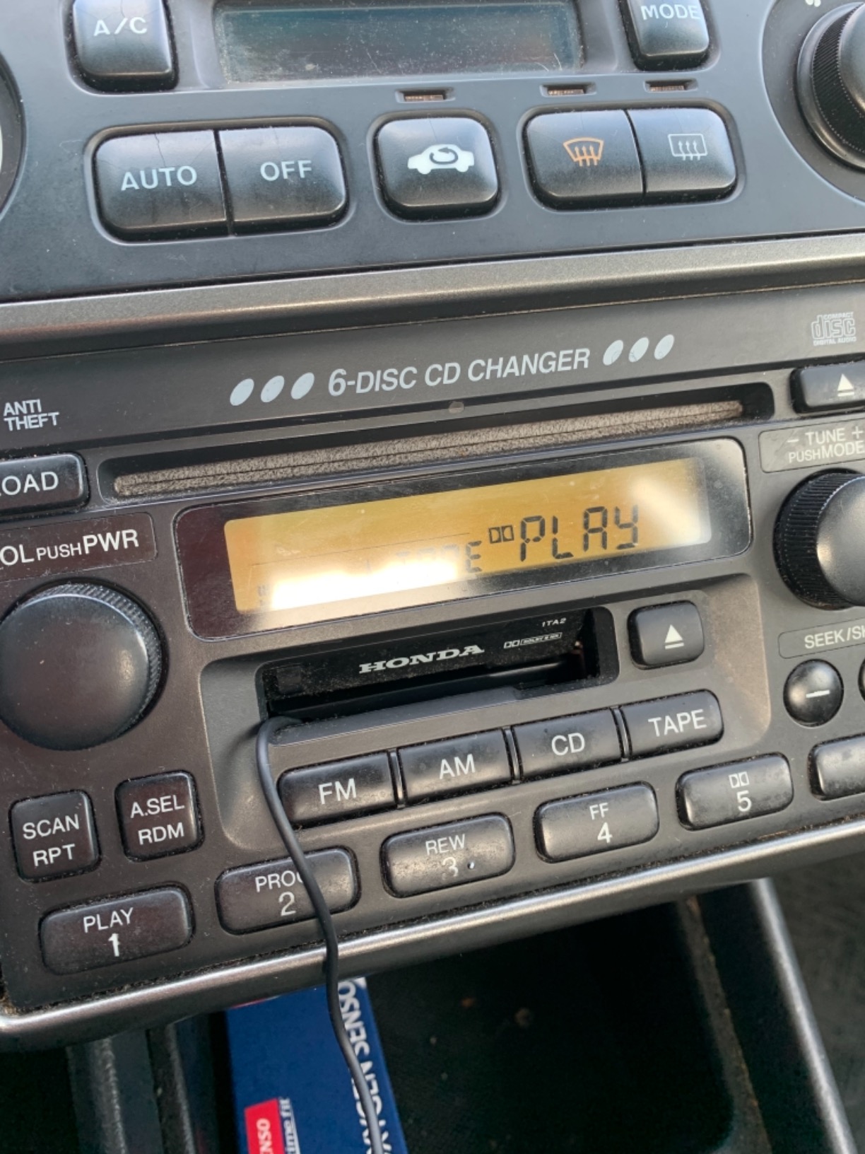 Elook Car Cassette Aux Adapter, 3.5mm Universal Audio Cable Tape Adapter for Car, Phone, MP3 ect. (Black) customer photo 2