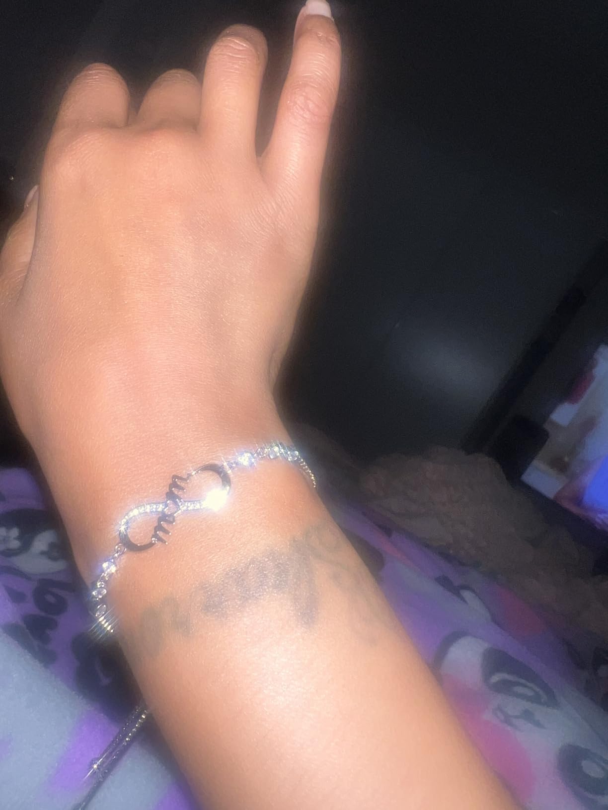 Desimtion Gifts for Women Mom, Infinity Love Bracelets for Women, Valentines Day Birthday Jewelry Gifts for Her Girls Girlfriend Mom Wife from Daughter Son - Customer Photo 2