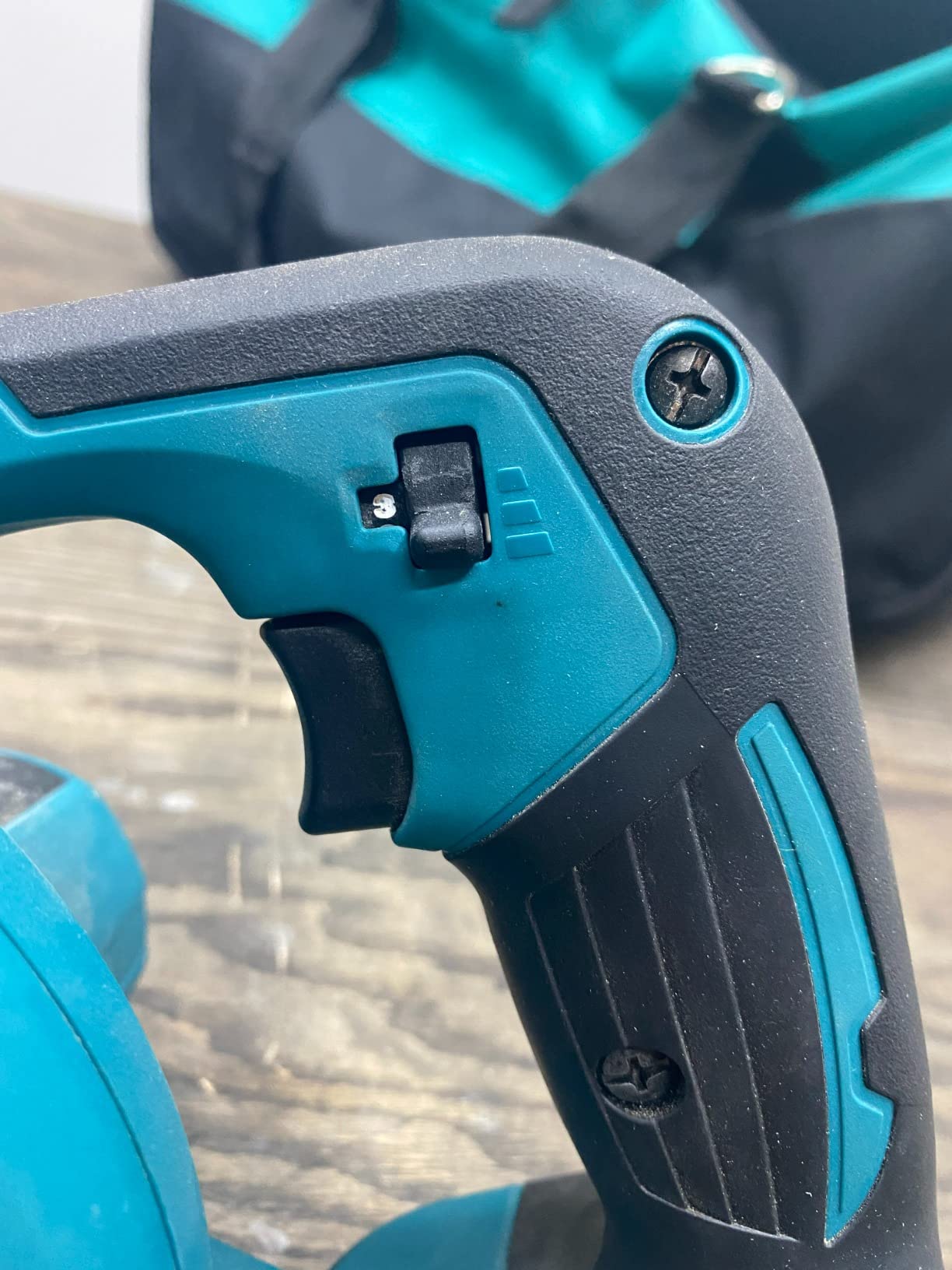 Makita DUB185Z Cordless Handheld Leaf Blower Powered by 18V LXT Li-Ion Battery customer photo 2