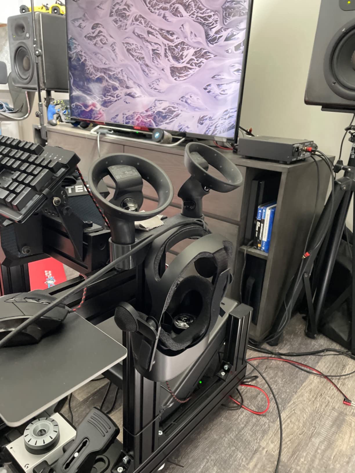 HP Reverb G2 VR Headset With Controller, Adjustable Lenses & Speakers from Valve, 2160 x 2160 LCD Panels, For Gaming, Ergonomic Design, 4 Cameras, Compatible With SteamVR & Windows Mixed Reality customer photo 1