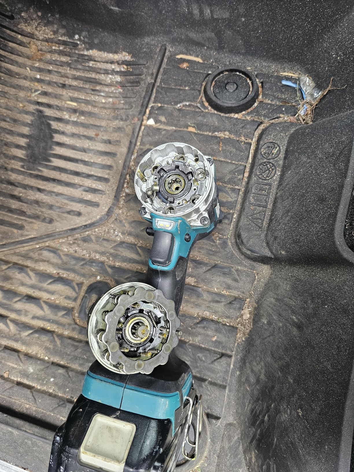 Makita XT288T 18V LXT Lithium-Ion Brushless Cordless 2-Pc. Combo Kit (5.0Ah) customer photo 2