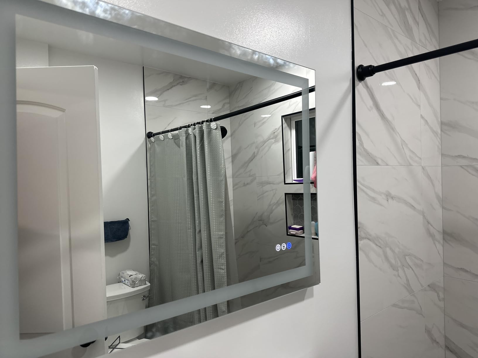 36x28 inch LED Lighted Bathroom Mirror with Anti-Fog, Wall Mounted Vanity Mirror with Smart Touch Button, Memory Function, Adjustable Warm White/Natural/Daylight Lights (Horizontal/Vertical) customer photo 2