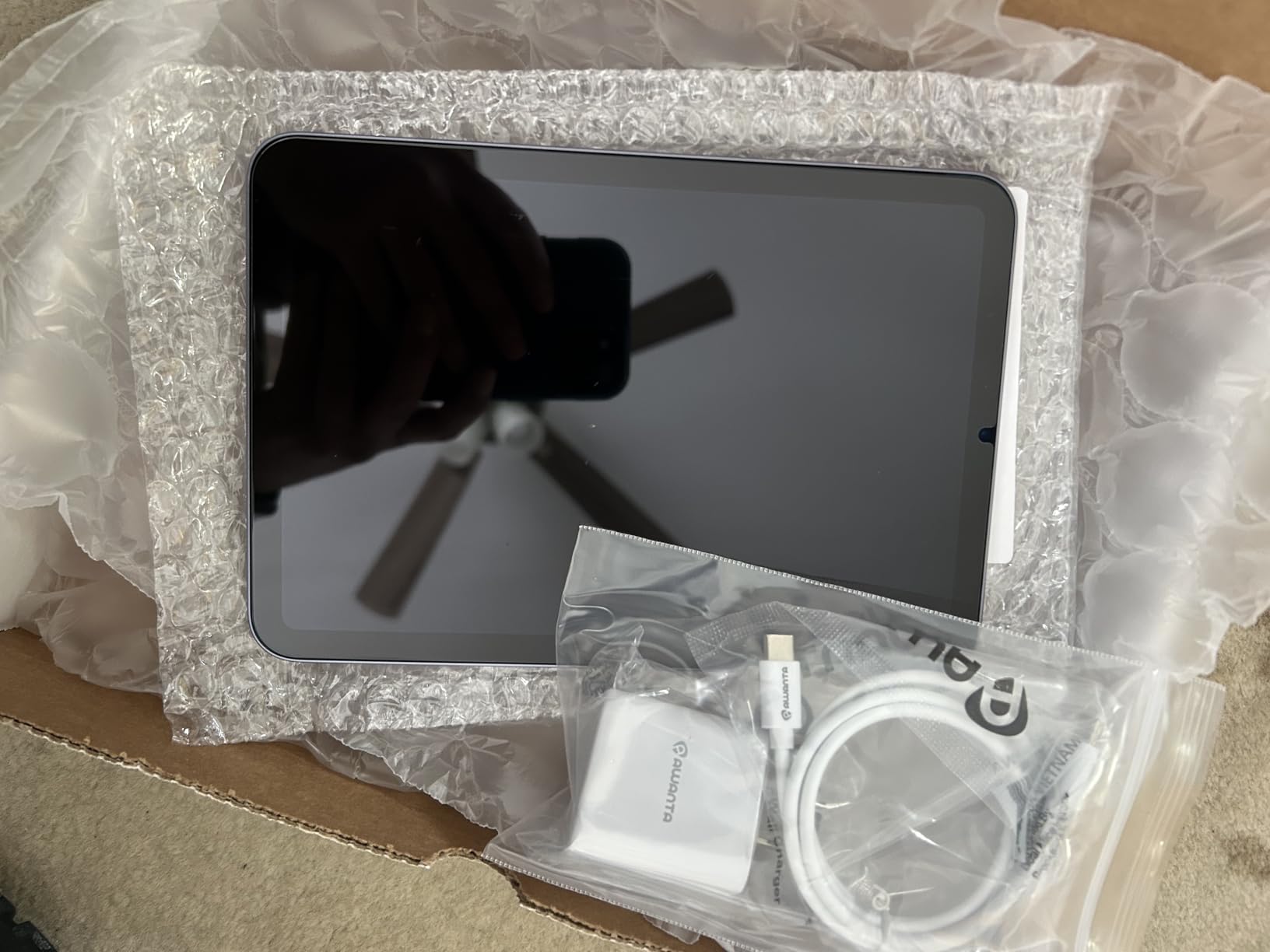 Apple 2021 iPad Mini 6, 8.3-inch, Wi-Fi, 64GB, Starlight (Renewed) customer photo 1