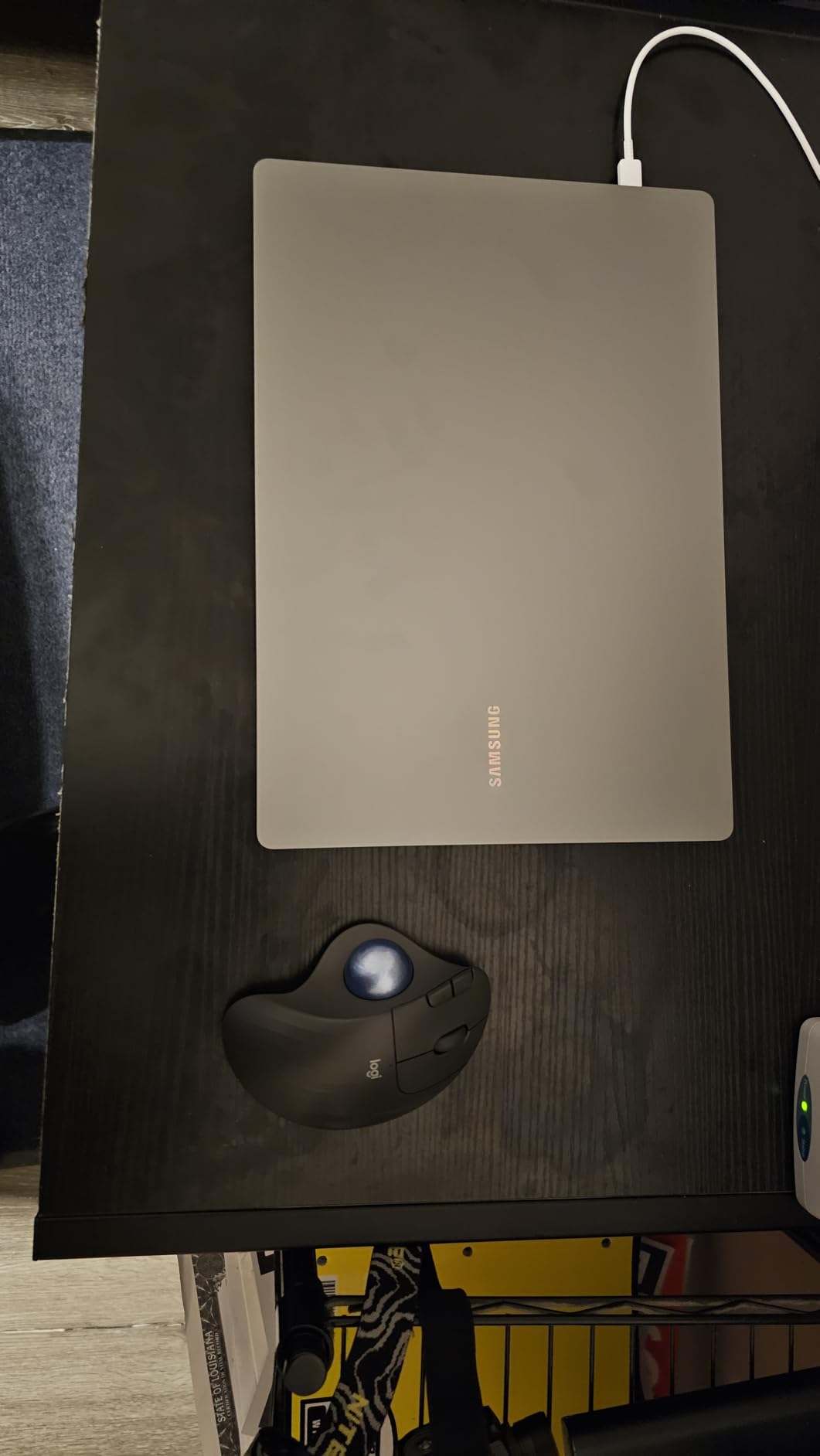 Logitech Ergo M575S Wireless Trackball Mouse, Wireless Ergonomic Mouse with Bluetooth and Encrypted Dongle, Comfortable Thumb Control, Precise and Smooth Tracking, for PC/Mac - Graphite Blue Ball customer photo 2