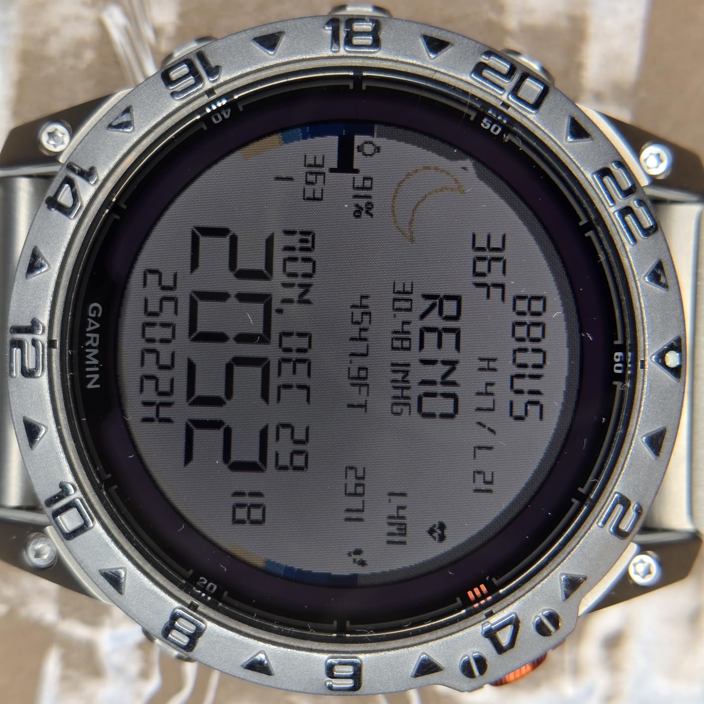 fēnix 7 Pro Sapphire Solar, Multisport GPS Smartwatch, Built-in Flashlight, Solar Charging Capability, Black customer photo 2