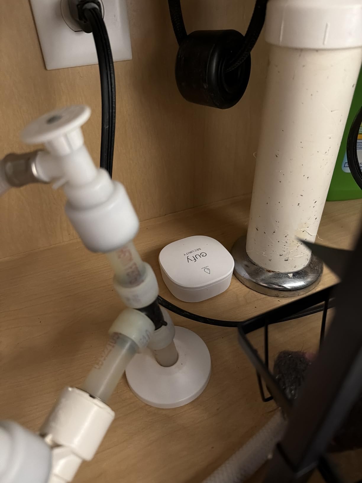 eufy Security Water and Freeze Sensor with Remote Alerts, IP65 Waterproof, 2-Year Battery Life, HomeBase Required, Compatible with HomeBase 2 and 3, Optional 24/7 Protection Service customer photo 1