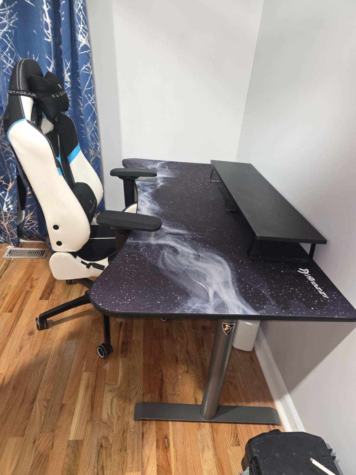 Arozzi Arena Ultrawide Curved Gaming and Office Desk with Full Surface Water Resistant Desk Mat with 3 Custom Monitor Mount Cut Outs and Under The Desk Cable Management Netting - Gunmetal customer photo 2