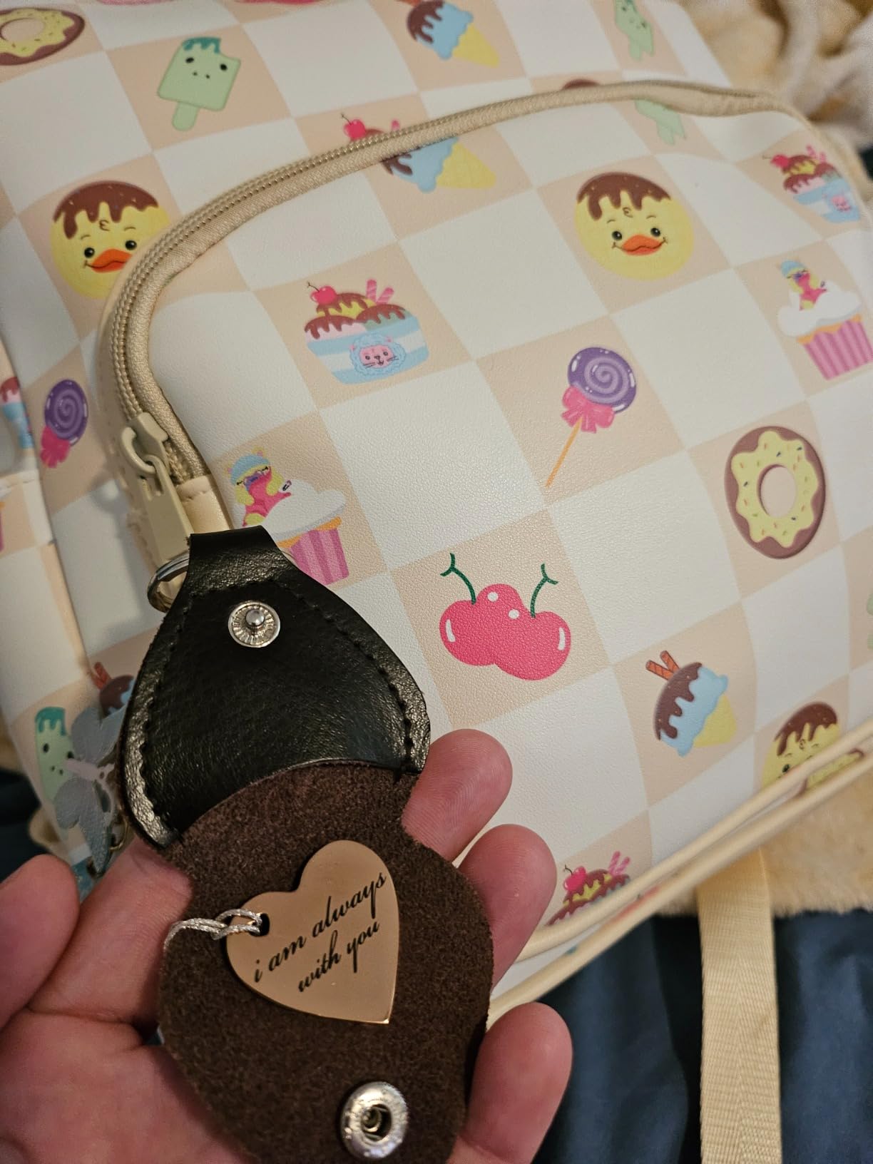 Qunrwe Pocket Hug Token,Long Distance Gifts Keepsake,Double Sided Inspirational Thinking of you Gift with Leather Keychain Customer Review Qunrwe Pocket Hug Token,Long Distance Gifts Keepsake,Double Sided Inspirational Thinking of you Gift with Leather Keychain - Customer Photo 1