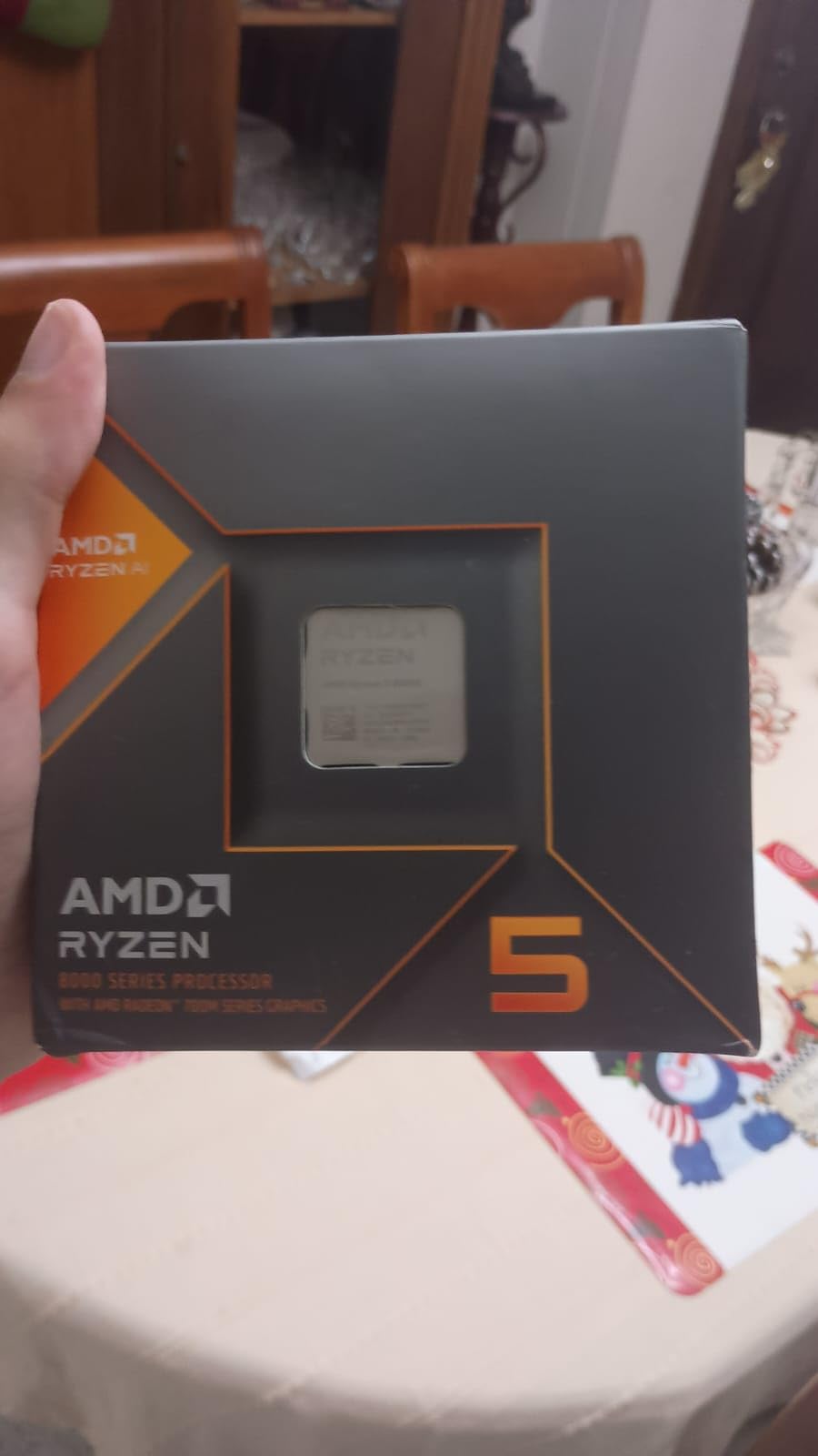 AMD Ryzen 5 8600G 6-Core, 12-Thread Desktop Processor customer photo 2