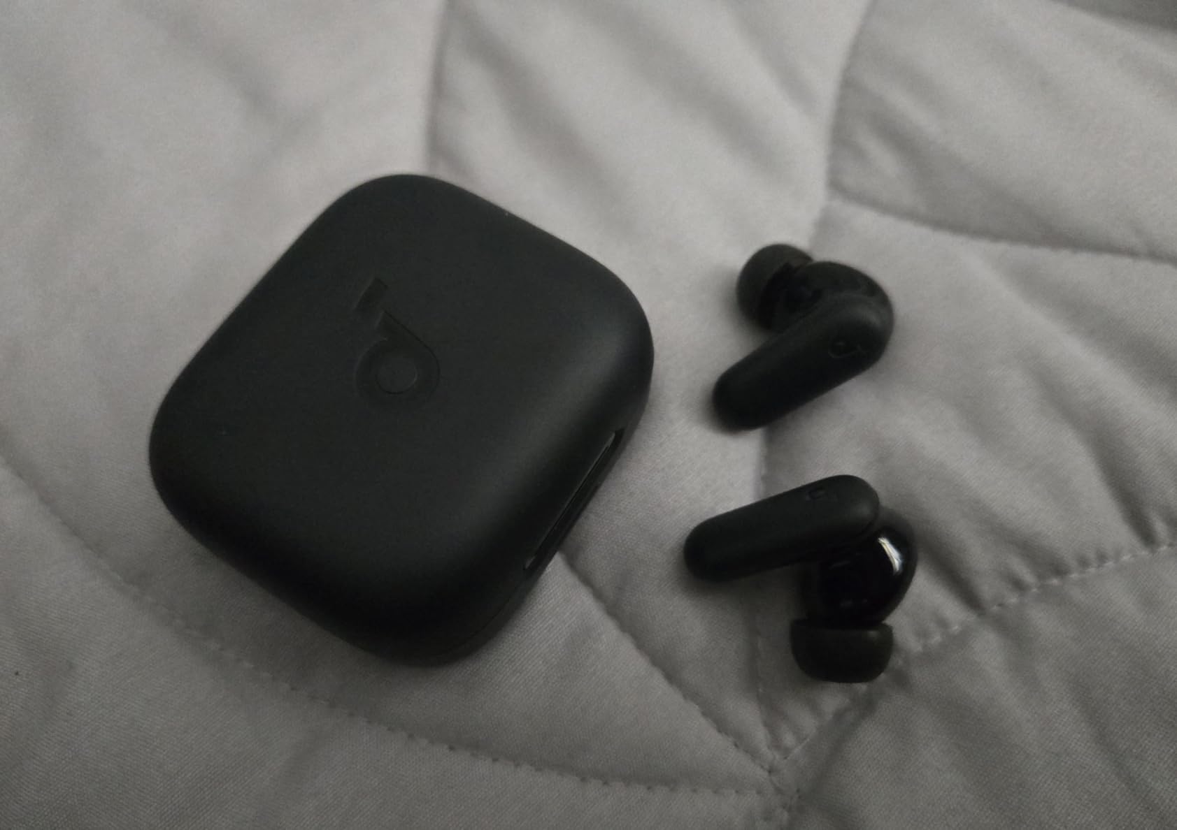 Soundcore P30i by Anker Noise Cancelling Earbuds, Strong and Smart Noise Cancelling, Powerful Bass, 45H Playtime, 2-in-1 Case and Phone Stand, IP54, Wireless Earbuds, Bluetooth 5.4 (Black) customer photo 2