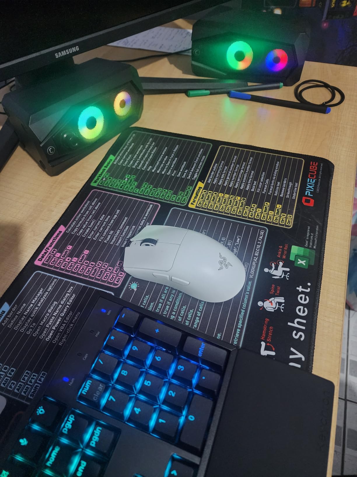 Razer Viper V3 Pro Wireless Esports Gaming Mouse: Symmetrical - 54g Lightweight - 8K Polling - 35K DPI Optical Sensor - Gen3 Switches - 8 Programmable Buttons - 95 Hr Battery - Black customer photo 2