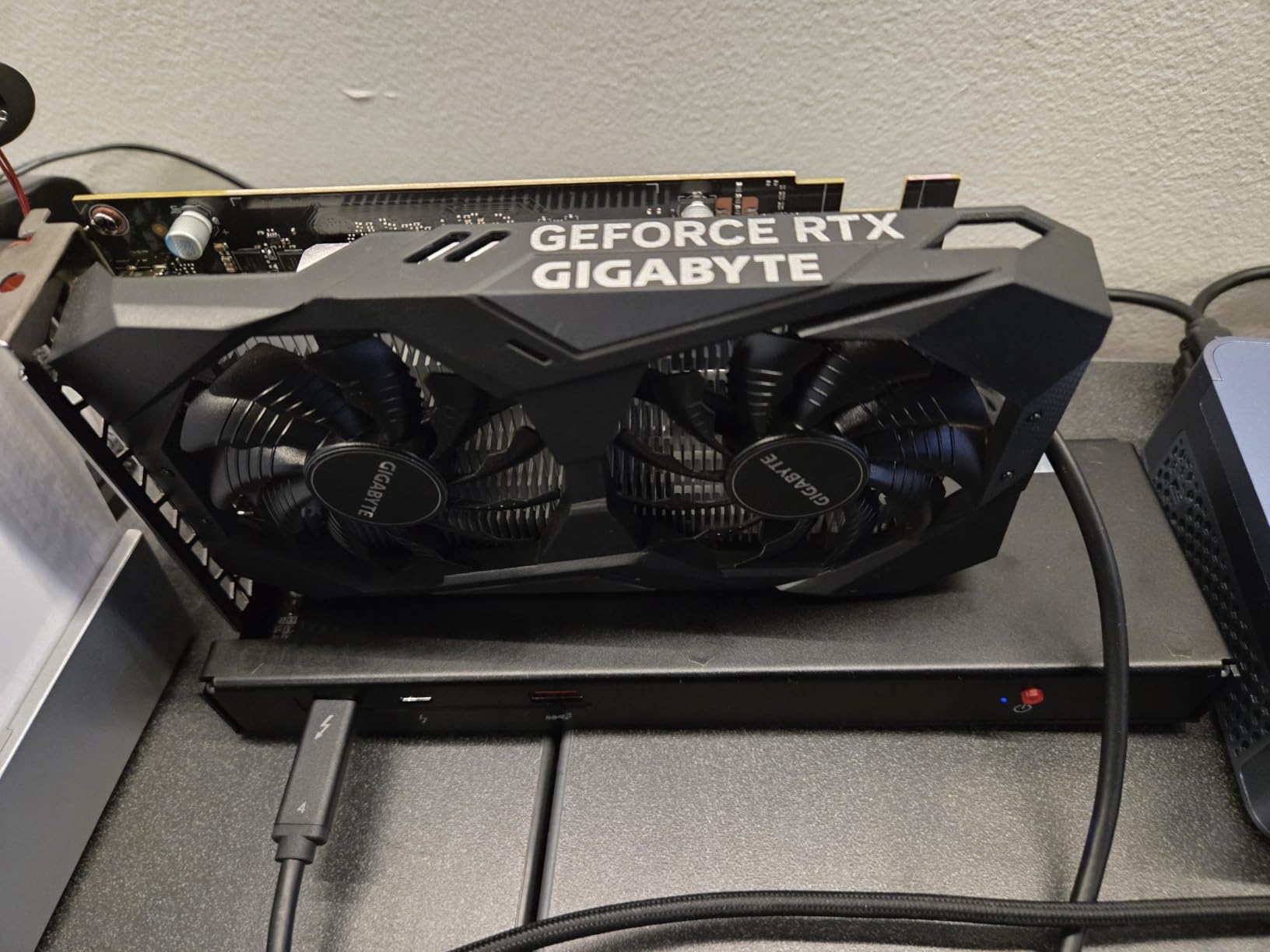 Mini eGPU Enclosure Compatible with Thunderbolt 3/4, USB4 40Gbps External GPU Dock Station, Compatible with NVIDIA/AMD PCIe, PD 85W Charging Support, Daisy Chain, DC/ATX/SFX Support customer photo 1