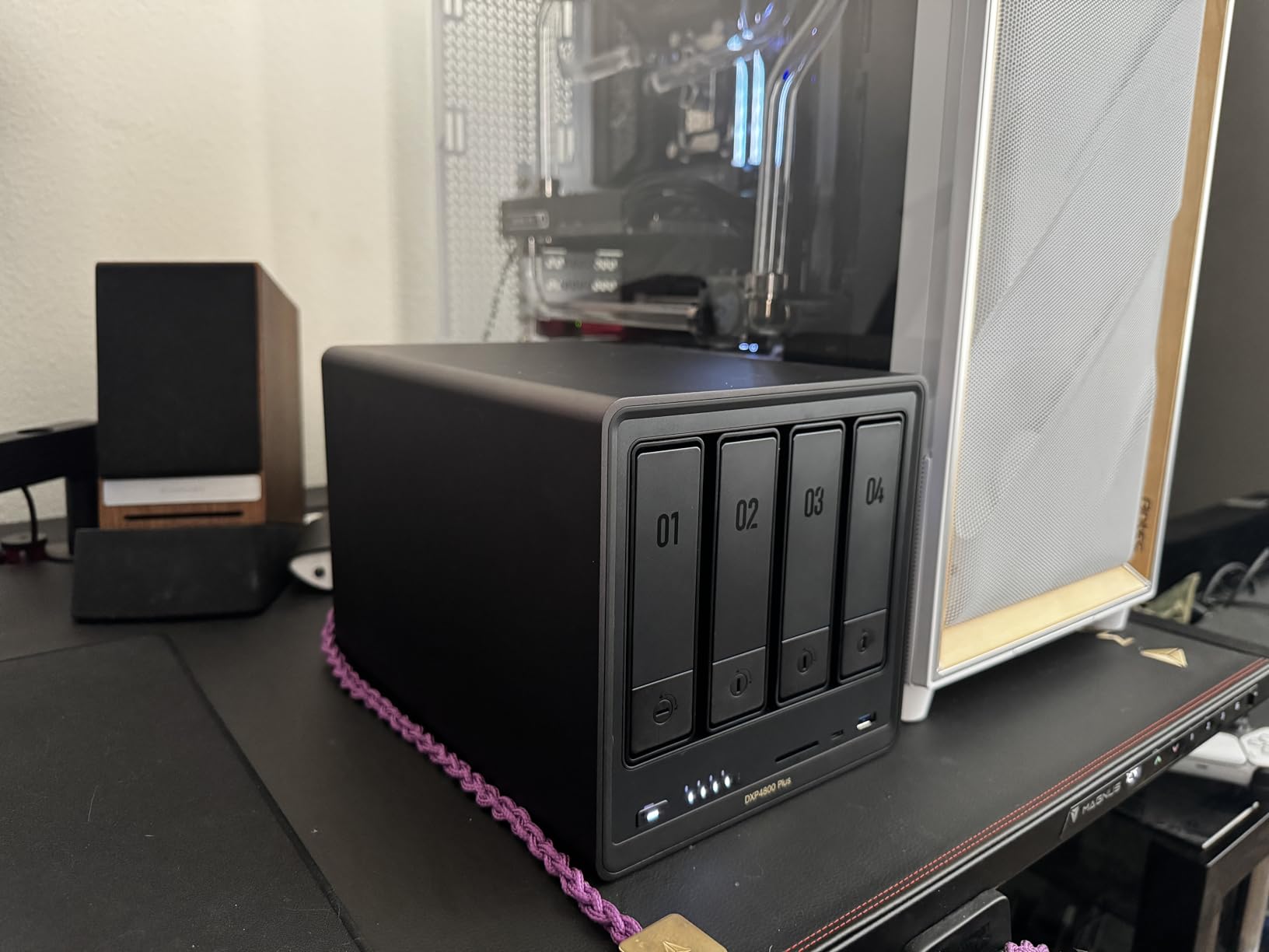 UGREEN NAS DXP4800 Plus 4-Bay Desktop NASync, Intel Pentium Gold 8505 5-Core CPU, 8GB DDR5 RAM, 128G SSD, 1x 10GbE, 1x 2.5GbE, 2X M.2 NVMe Slots, 4K HDMI, Network Attached Storage (Diskless) customer photo 1