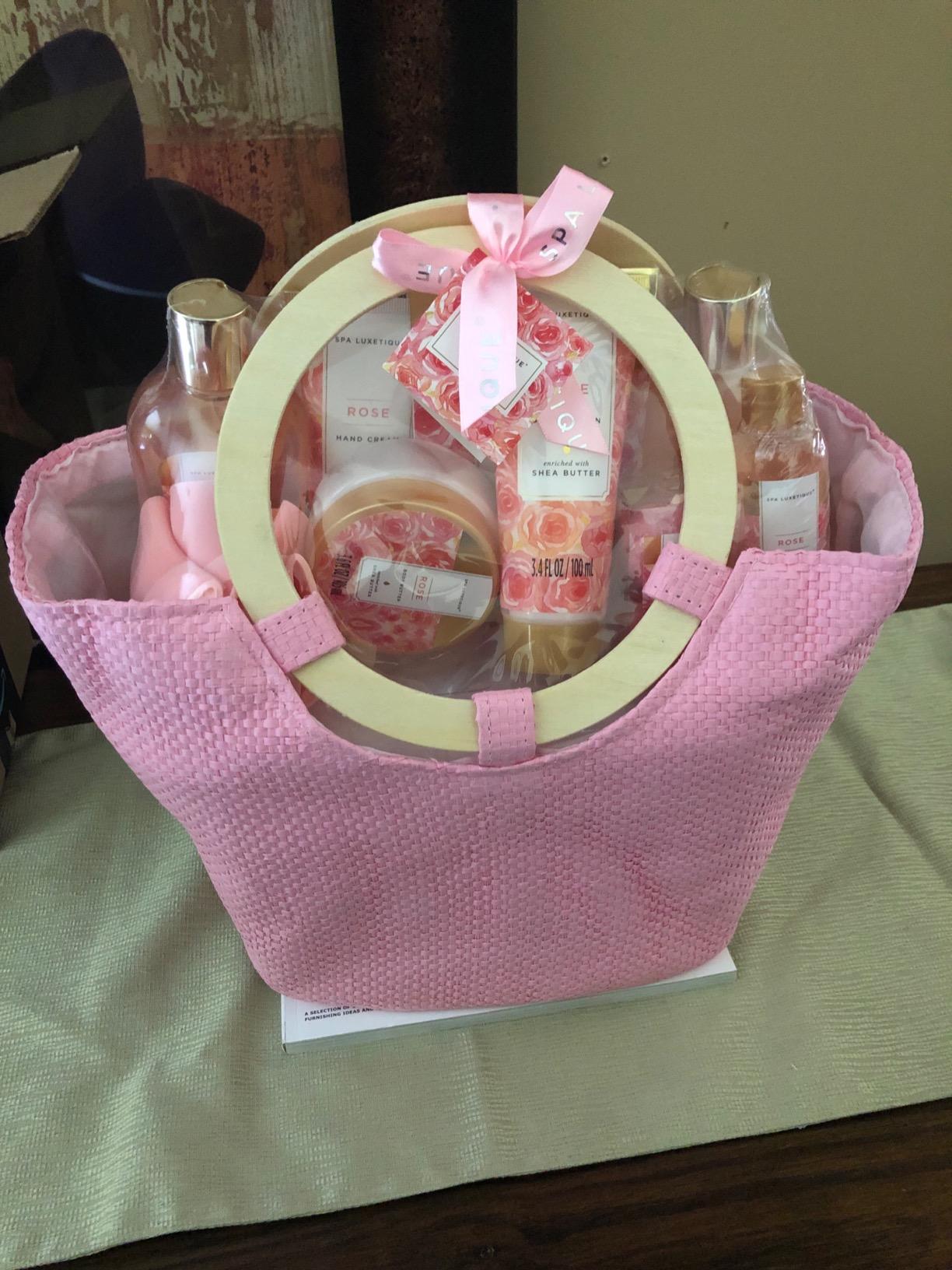 Spa Luxetique Bath Sets for Women Gifts - 10 Pcs Lavender Spa Kit, Self Care Kit for Her, Birthday, Mother's Day, Anniversary, Holiday, Valentine's Day Gifts for Her, Mother, Girlfriends, Wife Customer Review Spa Luxetique Bath Sets for Women Gifts - 10 Pcs Lavender Spa Kit, Self Care Kit for Her, Birthday, Mother's Day, Anniversary, Holiday, Valentine's Day Gifts for Her, Mother, Girlfriends, Wife - Customer Photo 1