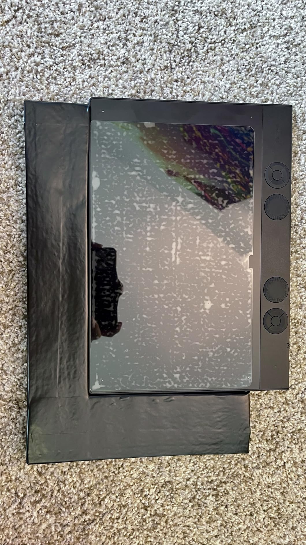 Wacom Intuos Pro Medium Bluetooth Professional Graphic Drawing Tablet with Pro Pen 3, Compatible with Mac, Windows - 2025 Edition customer photo 2