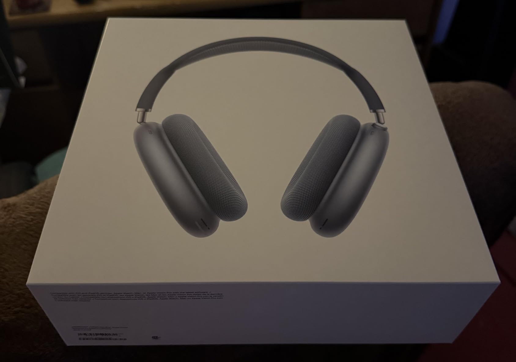 AirPods Max Wireless Over-Ear Headphones, Pro-Level Active Noise Cancellation, Transparency Mode, Personalized Spatial Audio, USB-C Charging, Bluetooth Headphones for iPhone - Blue customer photo 2