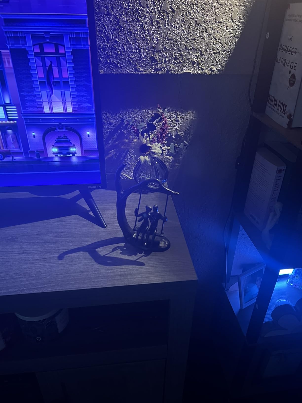 Kissing Couple Small Statue Cast Iron Sculpture Decor, Valentines Gifts for Her Wife Him, Wedding Anniversary Romantic Gifts for Couple Women Men Wife Husband Girlfriend Birthday - Customer Photo 1