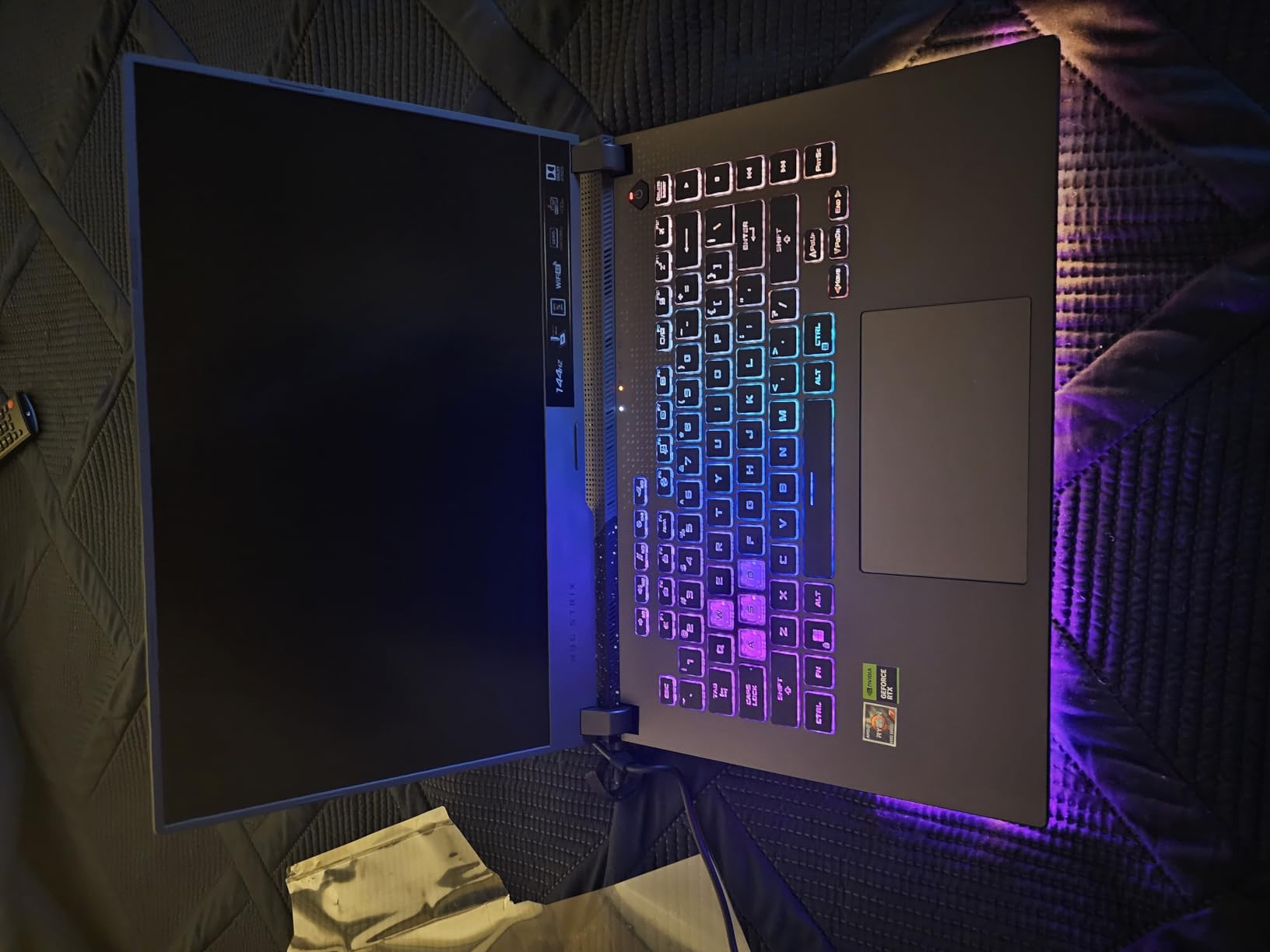 ASUS ROG Strix G18 ROG Nebula Display 2.5K 240Hz 3ms 18